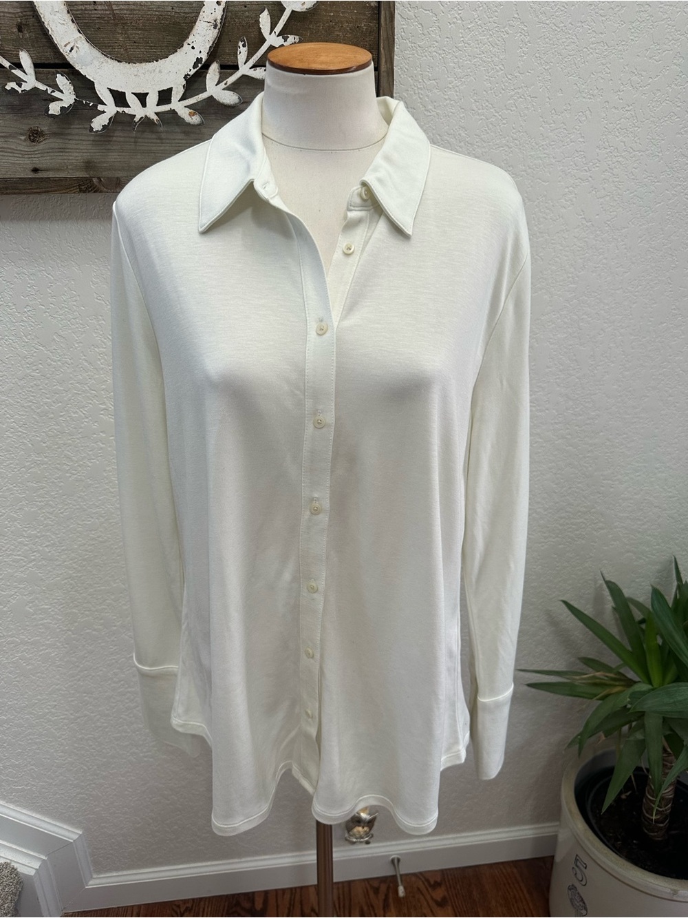 Banana Republic Classic Off White Button-Up Long Sleeve Top - Women's XL